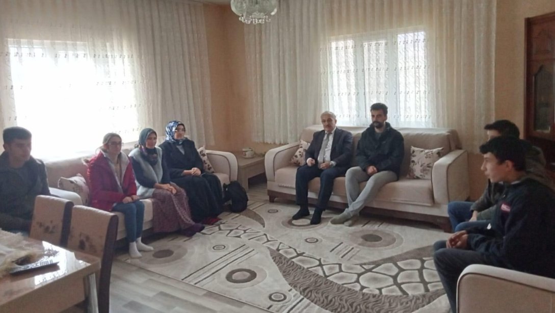 İlçe Müdürümüz Cevdet Avşar, Okul Müdürü ve Rehber öğretmenimiz tarafından  Erikçayırı ve Alan köylerinde ikamet eden lise öğrenci velileri ziyaret edildi.
