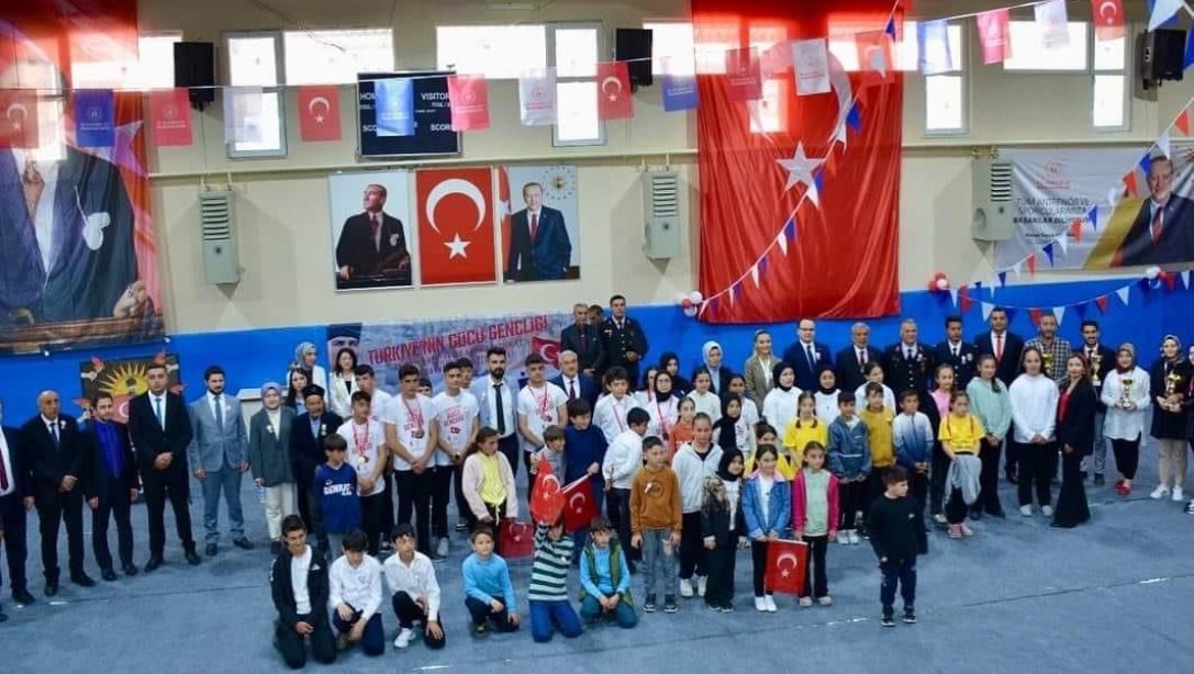 19 Mayıs Atatürk´ü Anma, Gençlik ve Spor Bayramı Coşkuyla Kutlandı